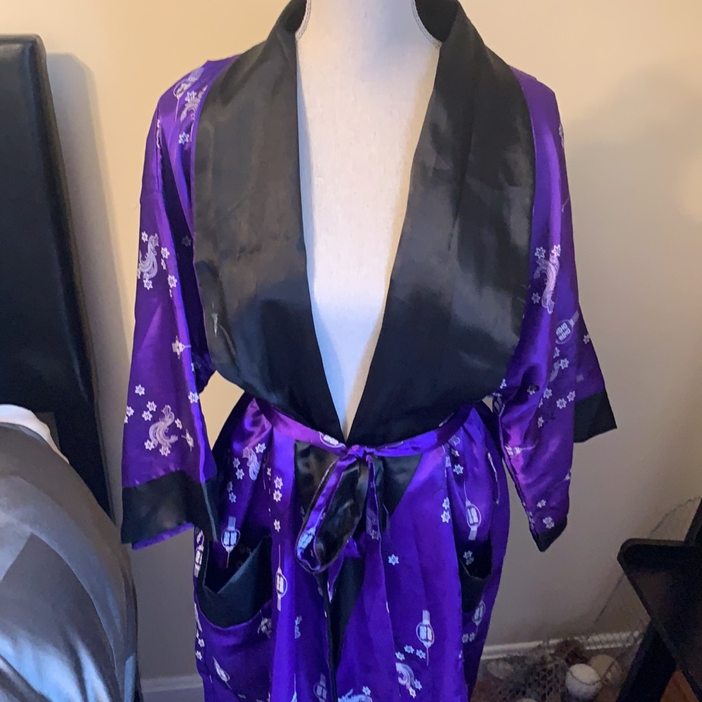 Authentic Kimono - Picture 3 of 3